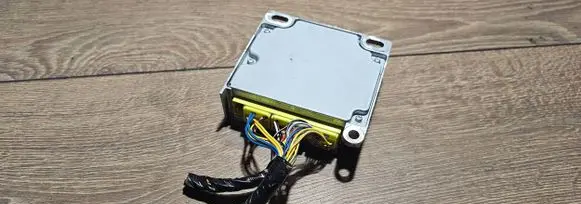 Mitsubishi Grandis Airbag control unit/module Mn141401