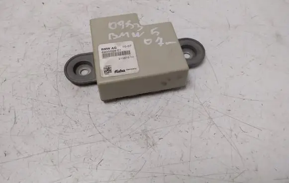 BMW 5 E60 E61 Antenna control unit 693502401
