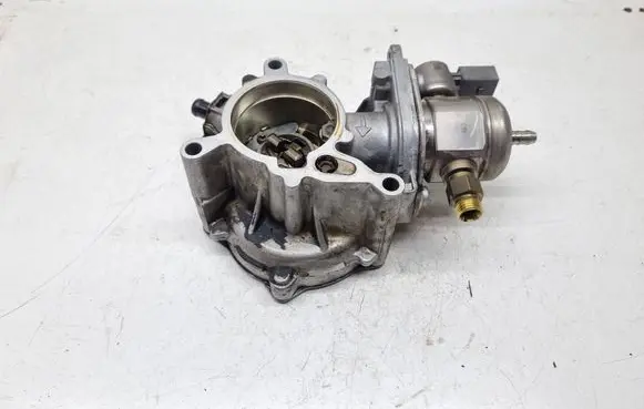 Audi A4 S4 B8 8K Fuel injection high pressure pump 06H127025K