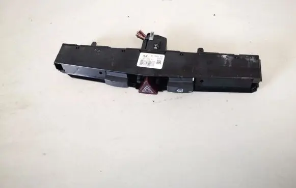 Opel Zafira B Hazard light switch 13100105 13100105xf