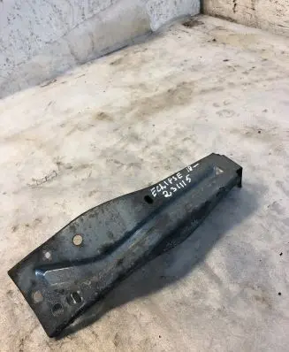 Mitsubishi Eclipse Cross Fender mounting bracket
