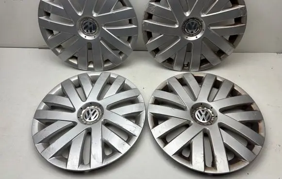 Volkswagen Golf VI R16 wheel hub/cap/trim 1K0601147H