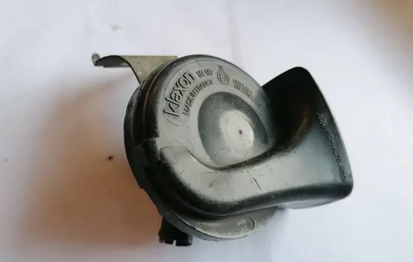 Audi A4 S4 B5 8D Horn signal 0091001 CH2126