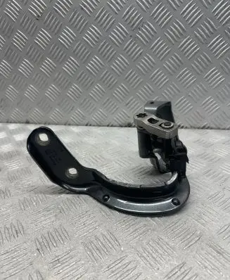 Audi Q7 4M Loading door upper hinge 4M0827299C