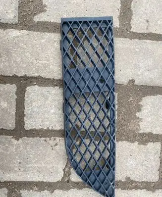 BMW 7 E65 E66 Front bumper lower grill 51117135563