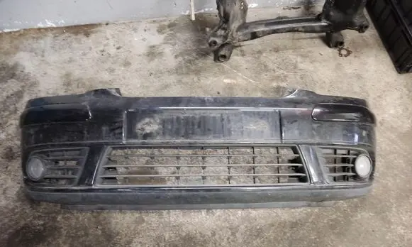 Volkswagen Golf Plus Front bumper 