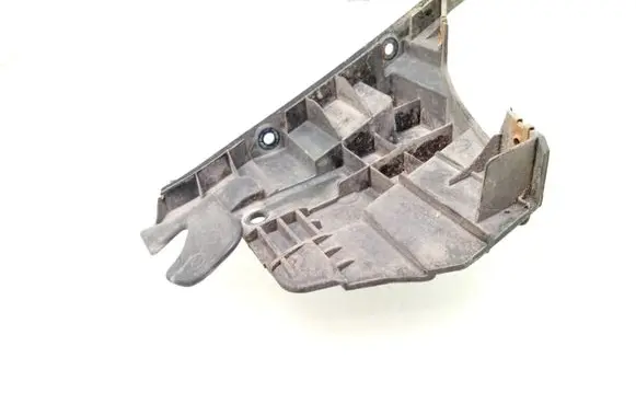 Volvo V70 Front bumper mounting bracket 31265344