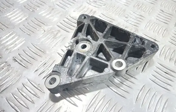 Jaguar XF X250 Power steering pump mounting bracket 6R833K738BA