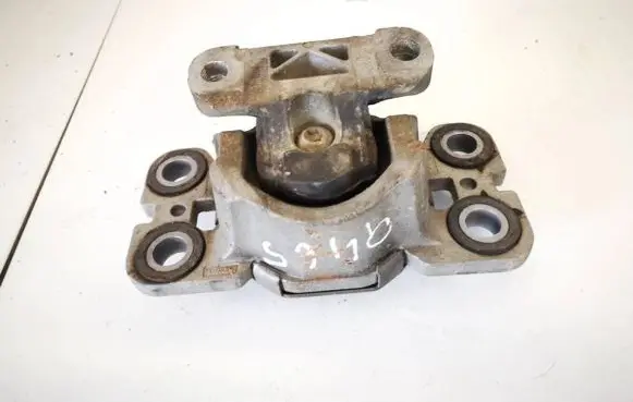 Volvo V70 Engine mount bracket 6g9n7m121aa 6g9n-7m121-aa
