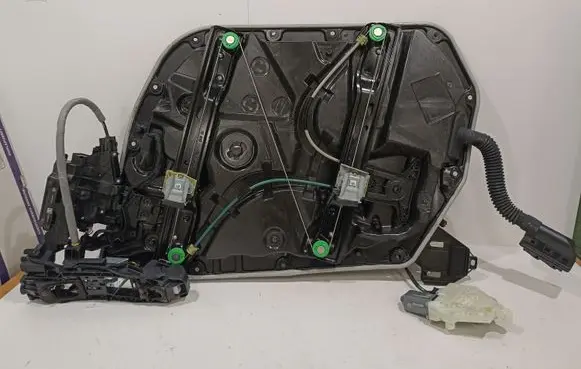Mercedes-Benz C W205 Front door window regulator with motor A2220063999 A0997602100