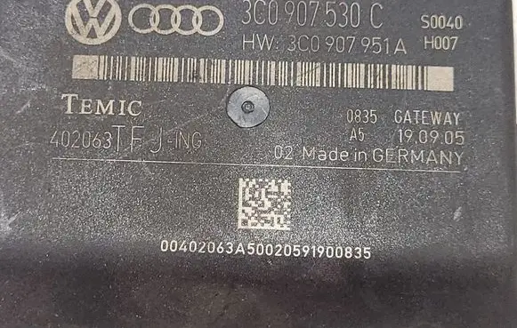Volkswagen PASSAT B6 Gateway control module 3C0907530C 3C0907951A