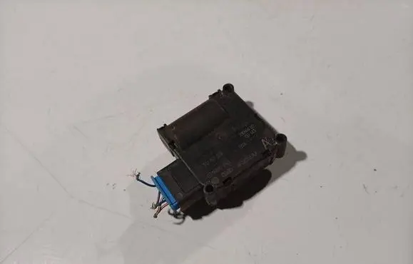 Audi A6 S6 C6 4F Air flap motor/actuator 0132801359