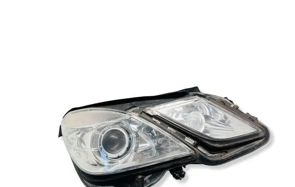 Mercedes-Benz E W212 Headlight/headlamp A2128205861 1ZT00970208