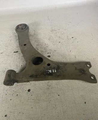Toyota Prius (XW20) Front lower control arm/wishbone