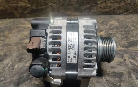 Opel Mokka B Generator/alternator 9835688980
