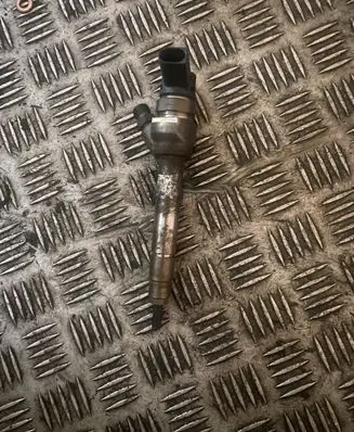 Toyota Avensis T270 Fuel injector 8515060