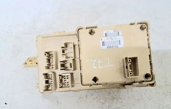 Toyota Avensis T250 Fuse module 8264105020A