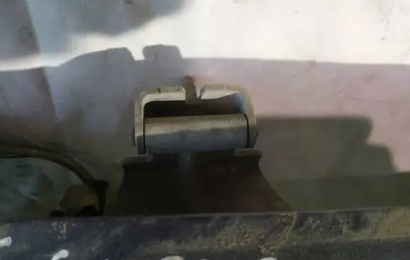 Peugeot 307 Tailgate/trunk/boot hinge