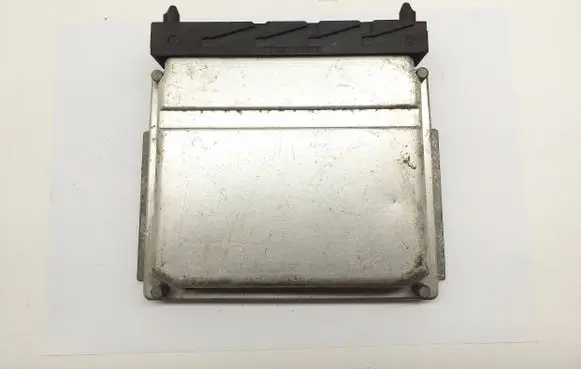 Volvo V70 Engine control unit/module 09496667A 28SA4018 0281001776