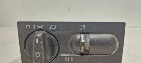 Volkswagen Golf III Light switch 1h6941531a