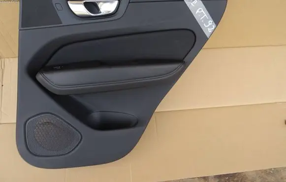 Volvo XC60 Rear door card panel trim