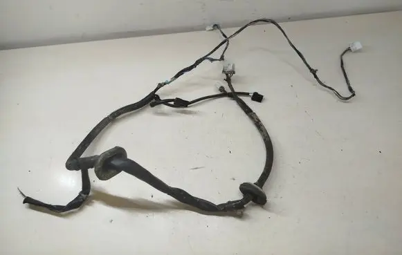 Nissan Terrano Front door wiring loom 