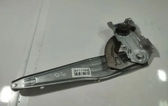 Toyota Yaris Sliding door window regulator with motor 