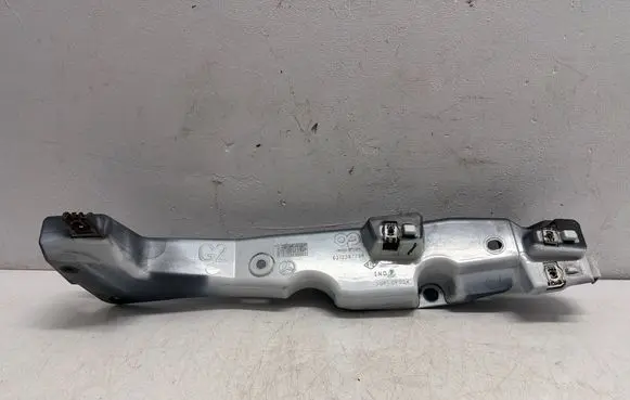 Mercedes-Benz Citan W415 Fender mounting bracket 631238779R