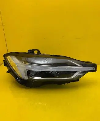 Volvo XC60 Headlight/headlamp 32133549