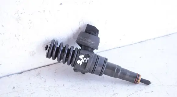 Volkswagen Transporter - Caravelle T5 Fuel injector 070130073R 0414720310