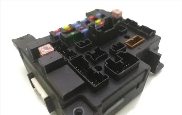 Mitsubishi Outlander Fuse module 8637A340 00001504 L8837-001A