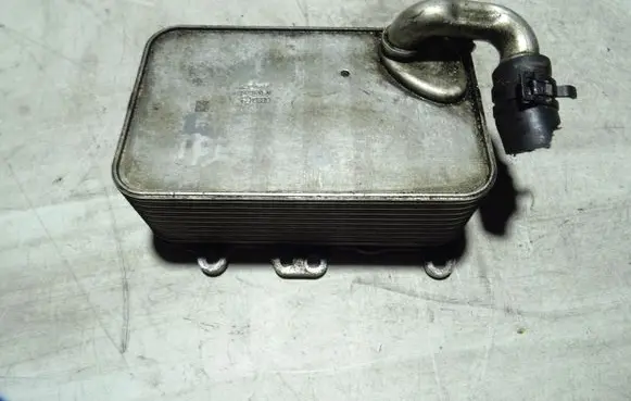 Engine oil radiator