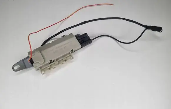 Mercedes-Benz E W211 Aerial antenna filter A2118203089