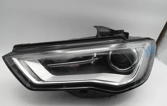 Audi A3 S3 8V Headlight/headlamp 8V0941005 01074021AE