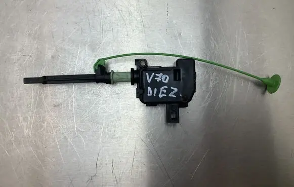Volvo V70 Fuel tank cap lock 86113136