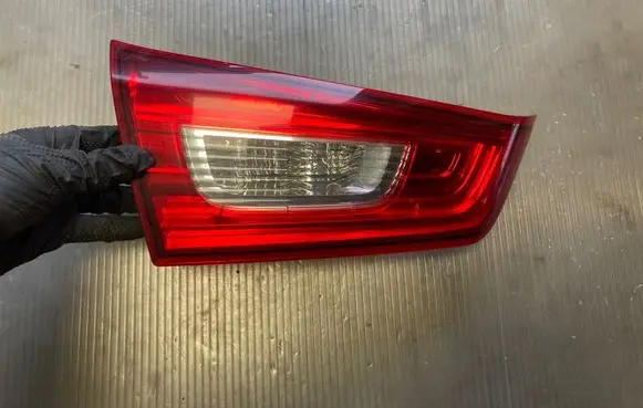 Mitsubishi ASX Tailgate rear/tail lights P9373