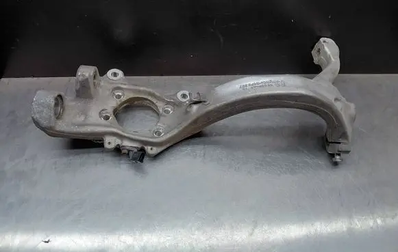Audi A6 S6 C6 4F Front wheel hub spindle knuckle 4F0257 R4F0257
