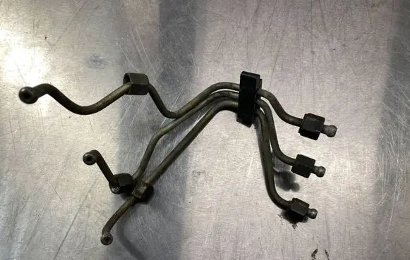 Volvo S80 Fuel line pipe