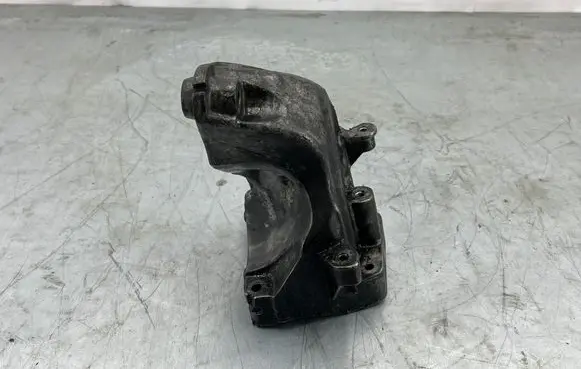 Mercedes-Benz E W212 Engine mounting bracket A6512230004