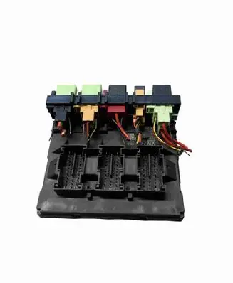 Volkswagen Tiguan Central body control module 5K0937086M