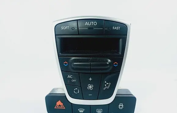 Renault Laguna III Climate control unit 275100002R 81S13195