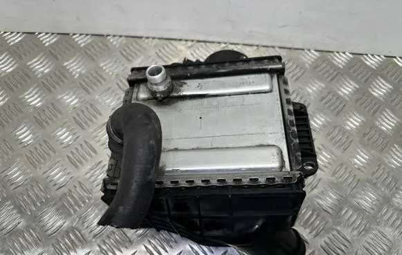 Mercedes-Benz C W205 Intercooler radiator A6610900314