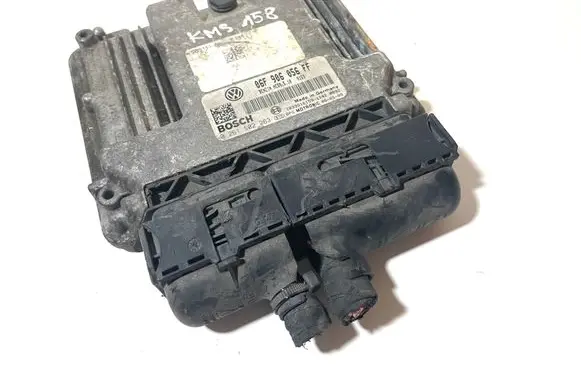 Volkswagen Jetta V Engine control unit/module 06F906056FF 0261S02263