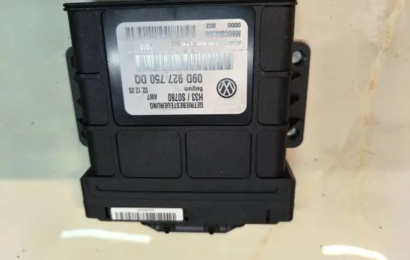 Volkswagen Touareg I Gearbox control unit/module 09D927750DQ H33S0780 MBDC002390