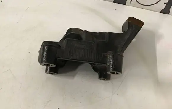 Audi Q3 F3 EGR valve cooler bracket 05L131425E