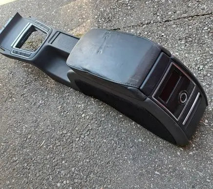 Skoda Superb B6 (3T) Center console 