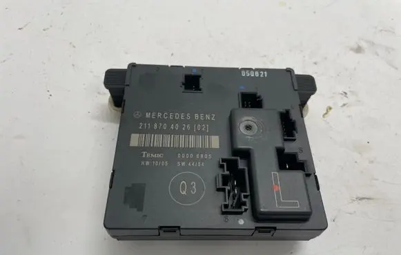 Mercedes-Benz E W211 Door control unit/module A2118704026