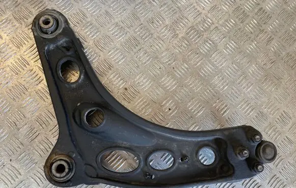 Opel Vivaro Front lower control arm/wishbone 93853465 8200395034