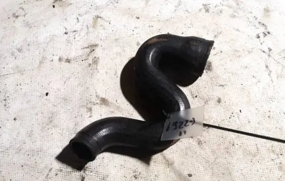 Audi A4 S4 B5 8D Engine coolant pipe/hose