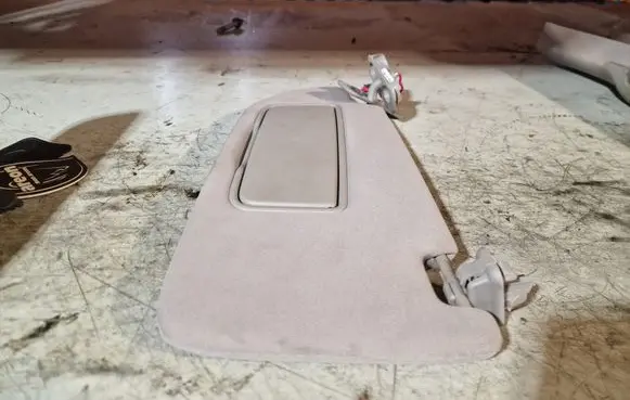 Volvo XC90 Sun visor